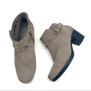 [ Clarks ] Suede Braided Buckle Booties